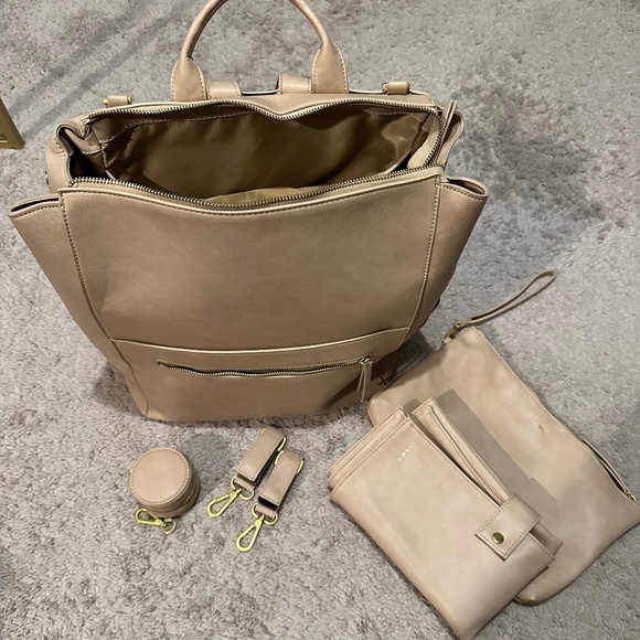 Fawn Design Diaper Bag - Picture 1 of 6
